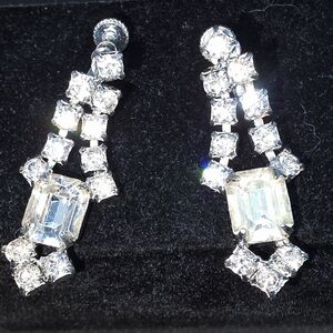 Elegant Vintage Silver Crystal Drop Earrings